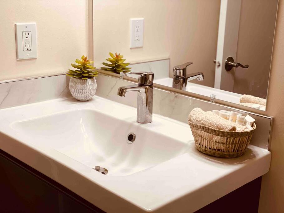Unit #301 Mountain View 1Br In Canmore Down Town エクステリア 写真